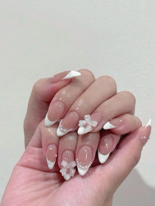 Adorable Artificial Reusable Nails in Bowknot with Pearls design with glue